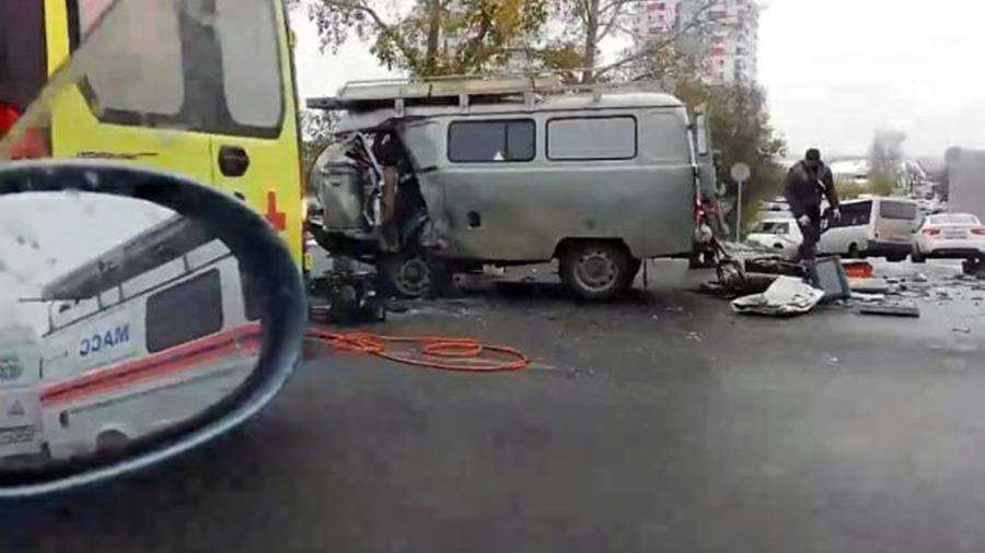 Один человек погиб и четверо пострадали в ДТП в Новосибирске