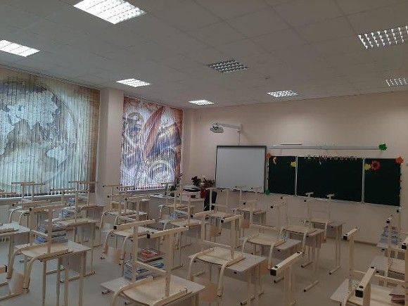 После падения подростка из окна петербургской гимназии возбудили уголовное дело