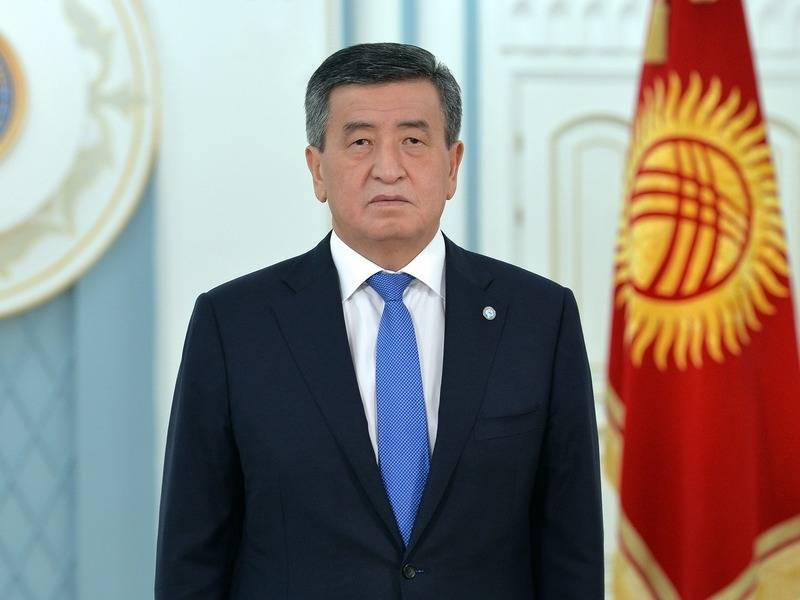 На фоне протестов президент Киргизии уволил кабмин и главу нацбезопасности