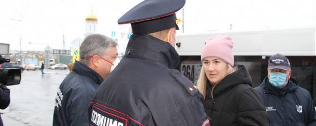 27 человек без масок поймали в общественном транспорте Новосибирска: нарушители вызваны в полицию