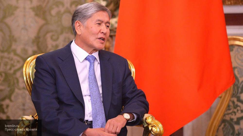 Экс-глава Киргизии назвал кризис в стране "третьей революцией"