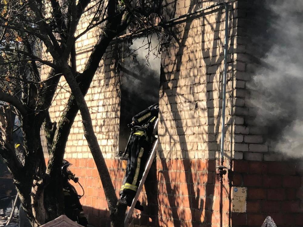Два нижегородца погибли в пожаре на улице Эльтонской