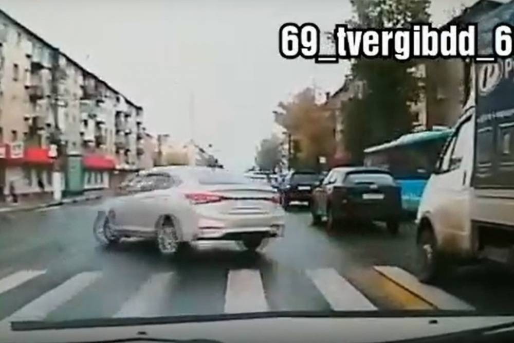 Опубликовано видео ДТП на Волоколамском проспекте в Твери