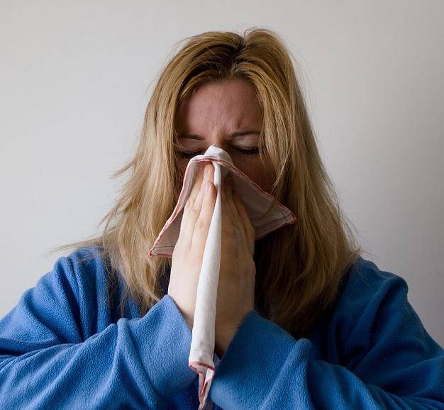 Медики назвали 10 правил, которые помогут не заболеть в сезон простуд