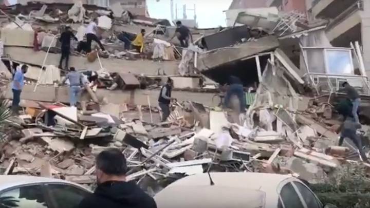 В Турции и Греции произошло землетрясение, есть разрушения
