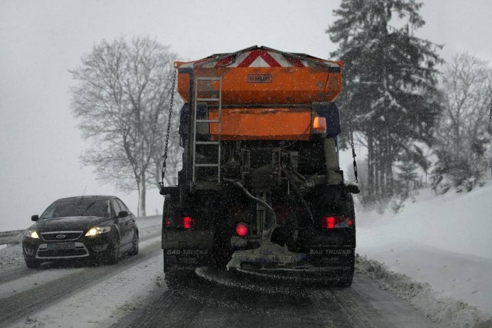 Гололед и снежные накаты ожидаются на дорогах Удмуртии 10 ноября