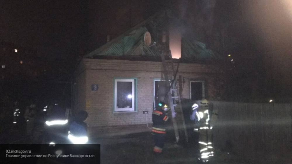 Труп пенсионерки обнаружили при тушении пожара одноэтажного дома в Уфе