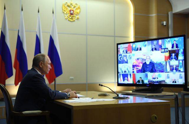 Путин предложил обсудить меры против последствий пандемии для стран ШОС
