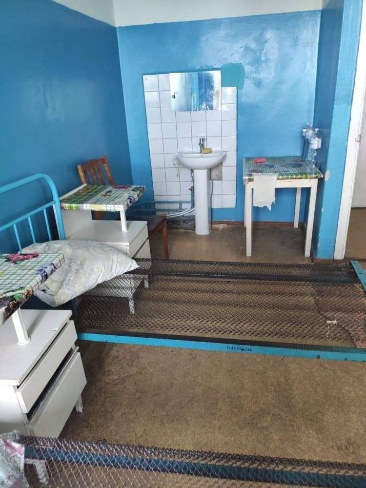 Как в фильме ужасов: появились фото больницы, в которой лечат больных с COVID-19 в Харькове