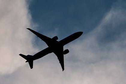 Летящий в Москву пассажирский самолет подал сигнал тревоги