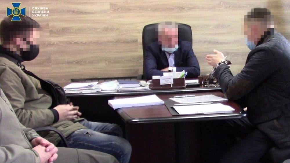 Мэра Кременной на Луганщине задержали за взятку: фото