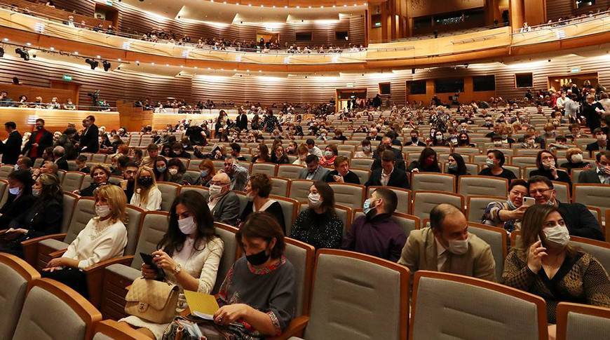 Минкультуры РФ поручило театрам и концертным залам Москвы сократить продажи билетов