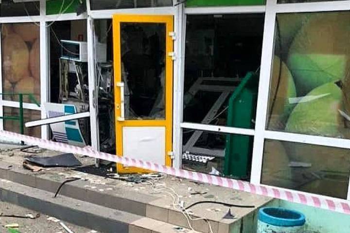 В Коктебеле неизвестные взорвали банкомат, чтобы похитить деньги