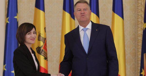 Бухарест призвал молдавских унионистов поддержать Санду