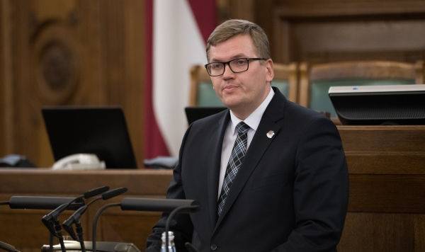 Министр экономии: глава латвийского Министерства среды попался на пропусках
