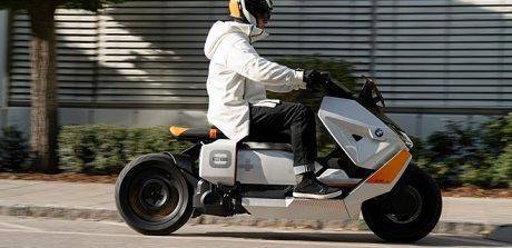 Компания BMW представила городской электроскутер Motorrad Definition