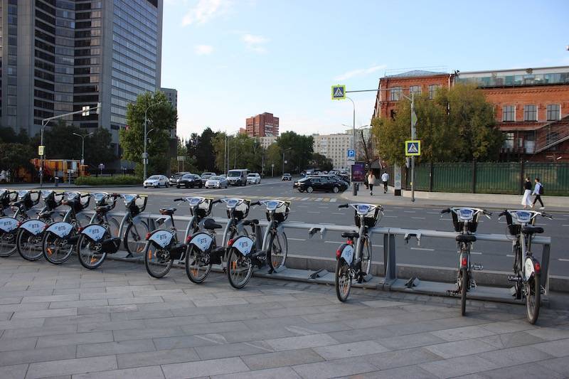 Дептранс объявил, что продолжает «делать Москву велосипедной»