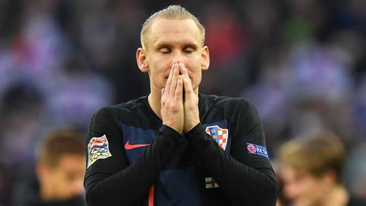 Хорватский футболист узнал о заражении ковидом в перерыве матча с Турцией