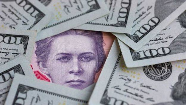 Доллар и евро: почему валюту может сегодня лихорадить