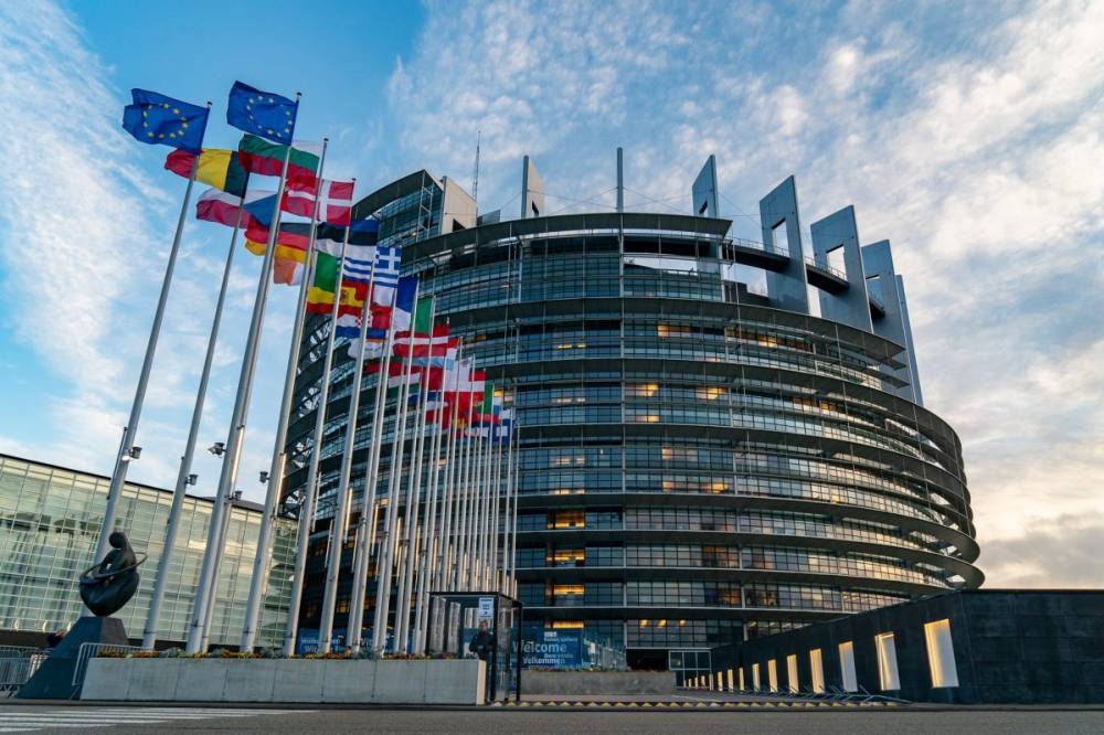 В Европарламенте сотни человек заразились коронавирусом