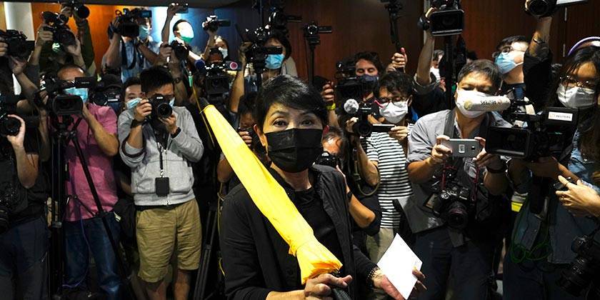 Вся оппозиция Гонконга подала в отставку