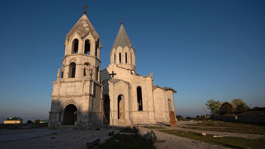 Азербайджан пообещал сохранить армянские памятники культуры в Карабахе