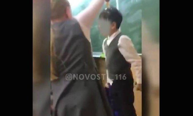 Мать кричала, а девочка поливала газировкой: самосуд над пятиклассником в казанской школе вызвал скандал