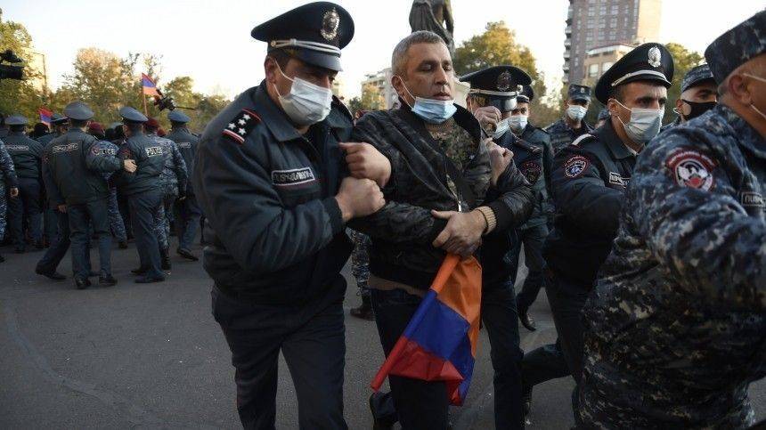 Видео: полиция разогнала масштабный митинг в Ереване