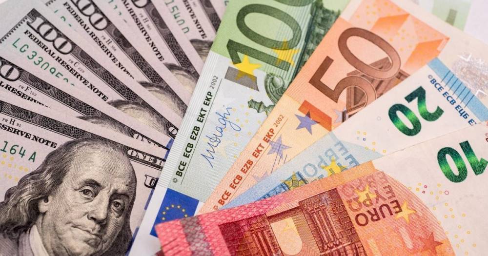 Перед выходными доллар и евро подорожают: курсы валют от Нацбанка и в обменниках 12 и 13 ноября