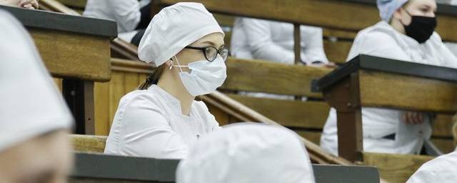 Володин обсудил со студентами СГМУ зарплаты медицинских работников