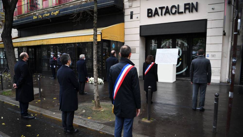 Во Франции почтили память жертв терактов 2015 года