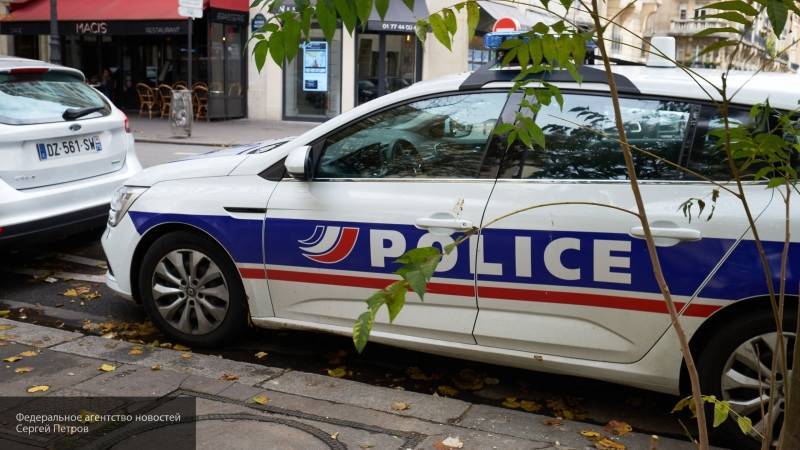 Неизвестные совершили вооруженное нападение на подростка у школы во Франции