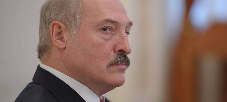 Лукашенко назвал коронавирус ширмой, под прикрытием которой делят мир