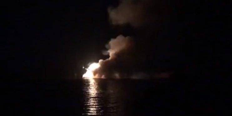 В акватории Днепра в Киеве сгорела яхта — видео