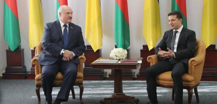 Лукашенко об Украине: «чья бы корова мычала» и «баба с воза»