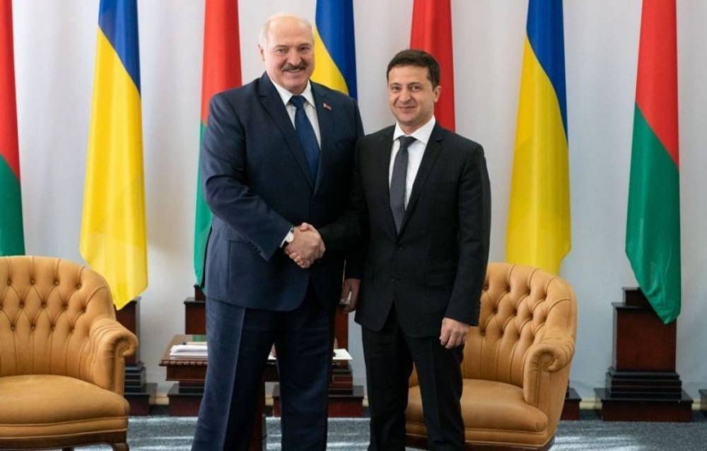 Лукашенко грубо ответил Зеленскому за отказ признавать его президентом: Чья бы корова мычала