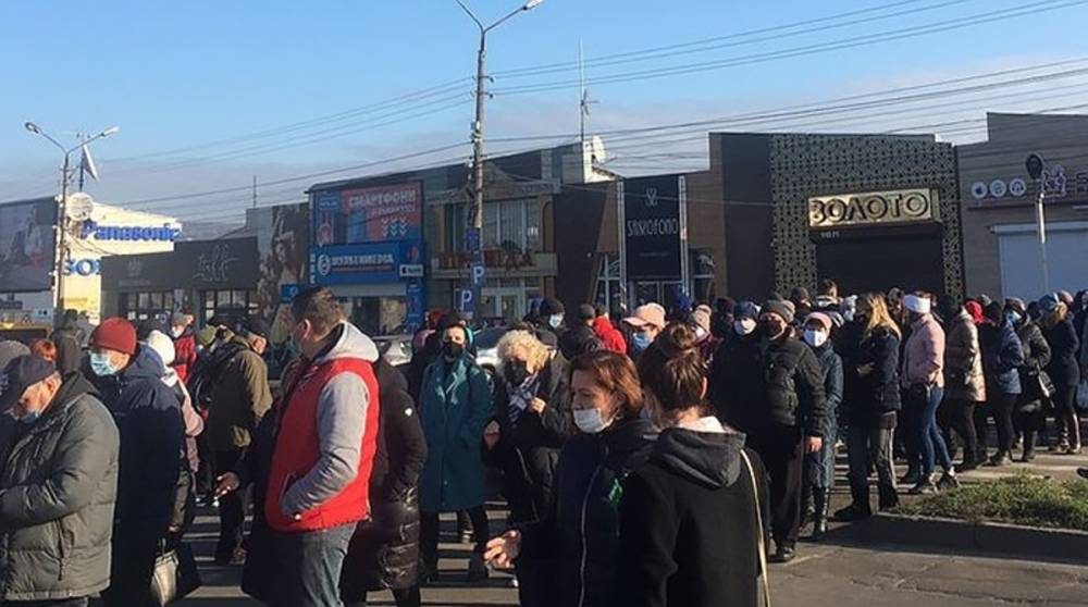 Черновицкие предприниматели перекрыли трассу из-за карантина «выходного дня»