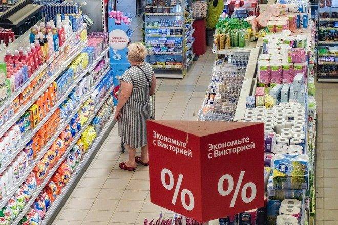 Россияне начали больше тратить денег в октябре 2020 года, но не все