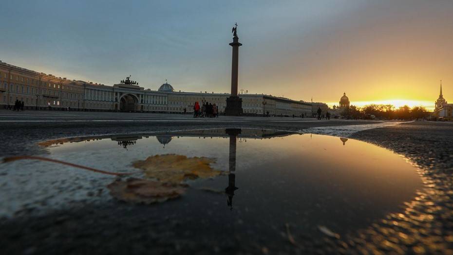 На периферии антициклона: Петербургу предсказали малооблачную погоду