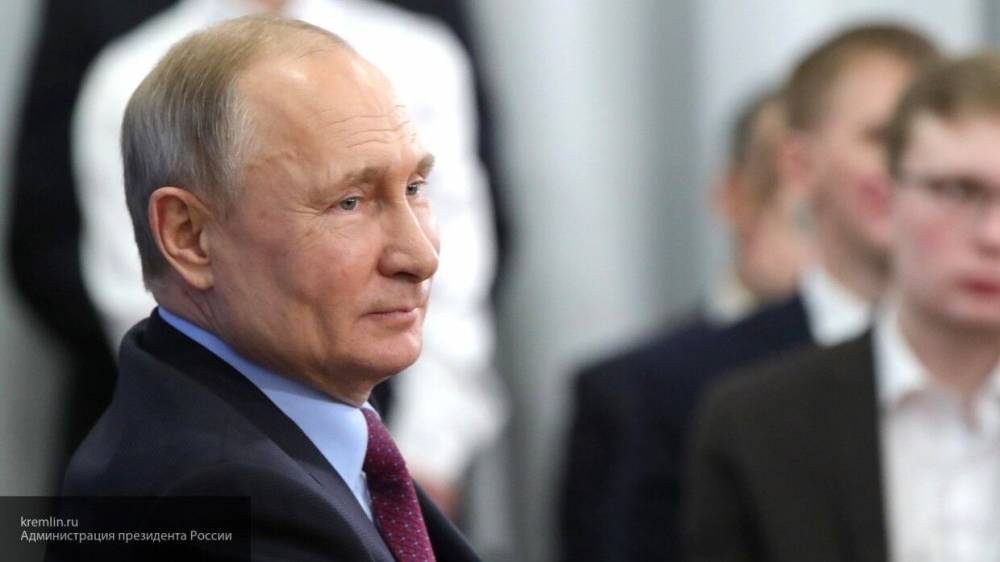 Путин пошутил об отдельно стоящем кресле на совещании с Шойгу