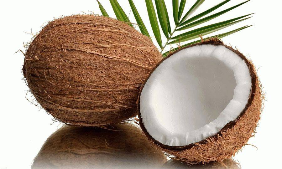 В кокосе масса полезных веществ, а его сок вообще стерильный