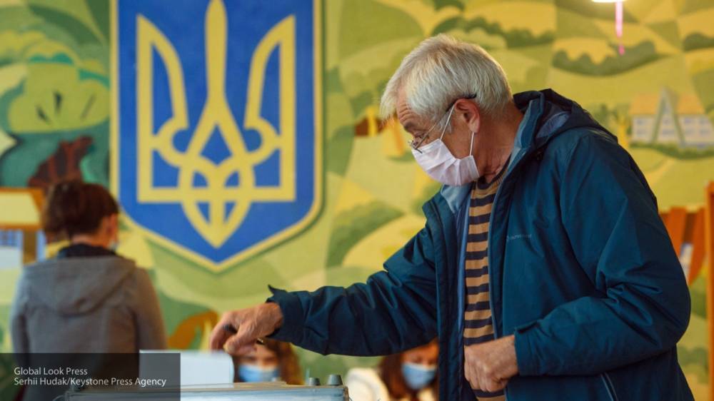 Украинские правоохранители доложили о 15 случаях нарушений во втором туре