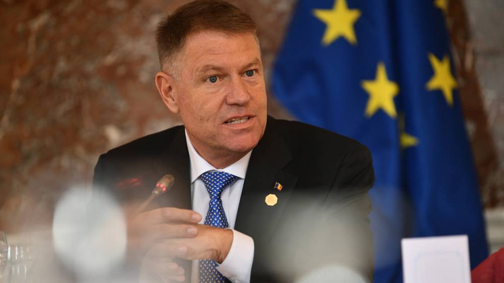 Румынский президент пообещал поддержку Майе Санду на посту главы Молдавии