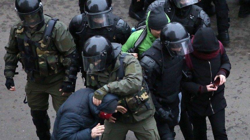 Правозащитники сообщили о более 1100 задержанных на акции протеста в Белоруссии