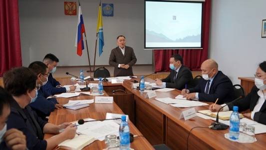 Шолбан Кара-оол провел «муниципальный час» в администрации Кызылского района