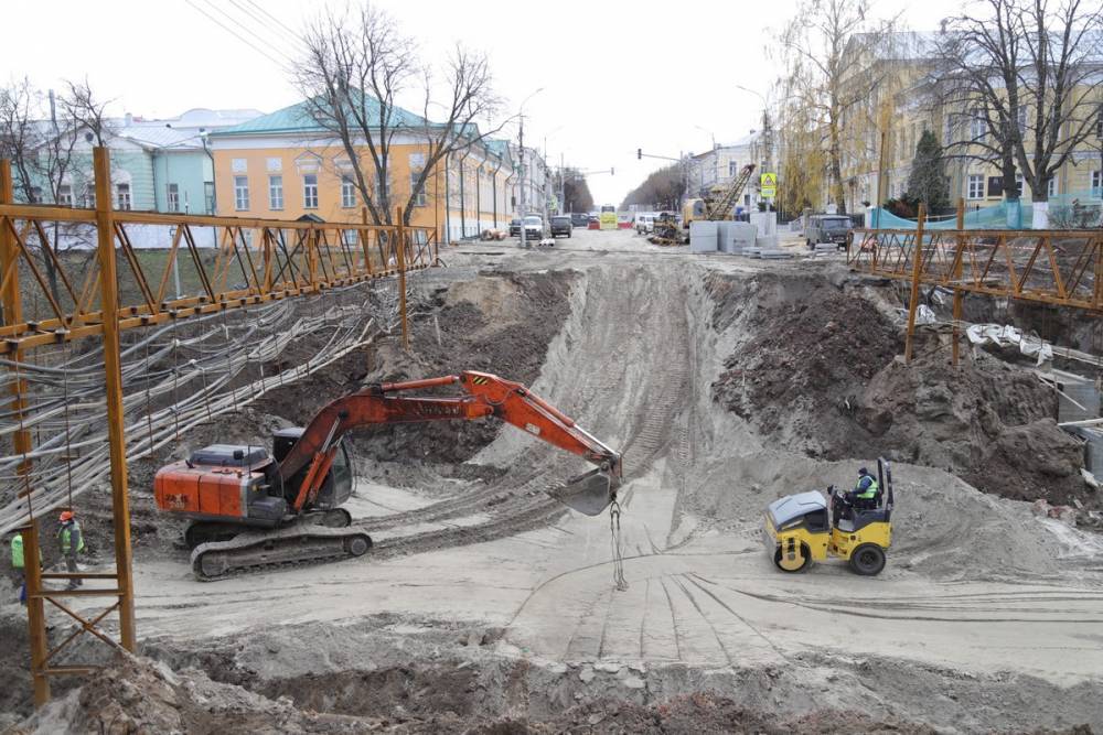 Николай Любимов проинспектировал ремонт моста на улице Ленина