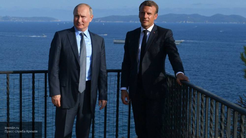 Президенты России и Франции по телефону обсудили ситуацию в Карабахе