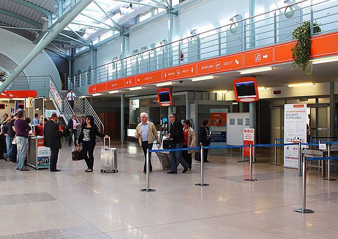 В аэропортах Чехии введена проверка пассажиров на вирус Эбола