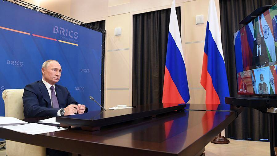 Путин сообщил о принятии пакета документов саммита БРИКС