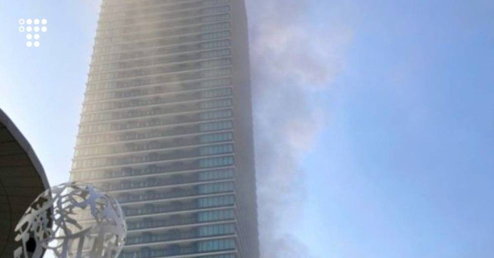 В центре Токио загорелся недостроенный небоскреб